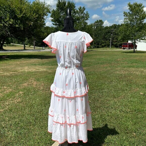 White dress - Picture 6 of 6